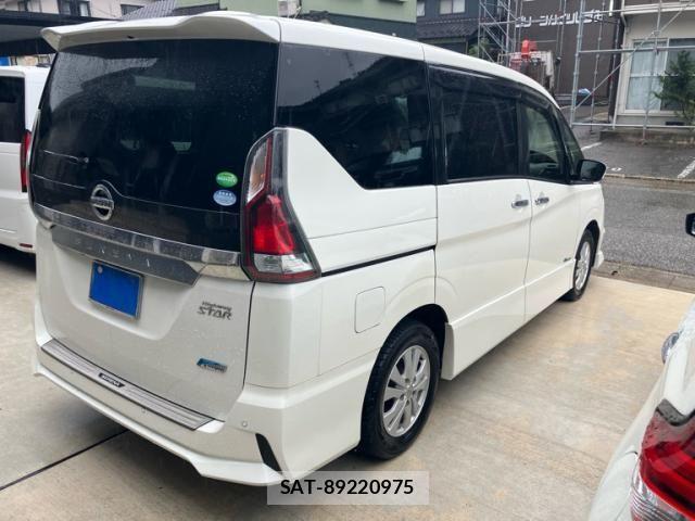 Nissan SERENA 2016-10 8661517-3