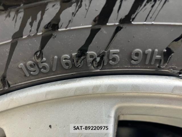Nissan SERENA 2016-10 8661517-6