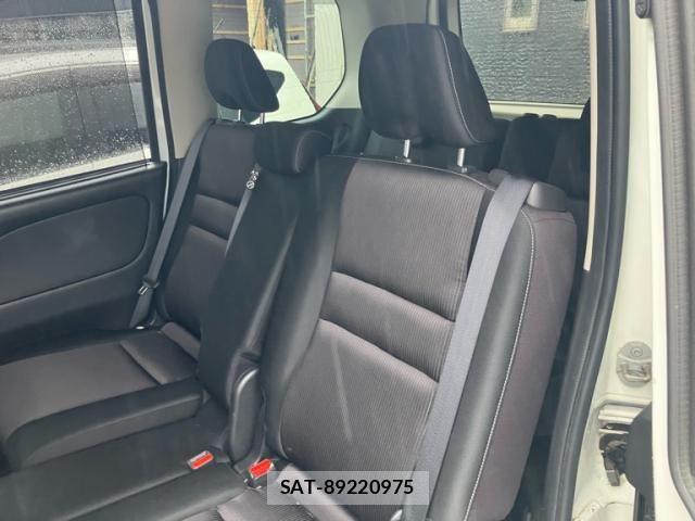Nissan SERENA 2016-10 8661517-7