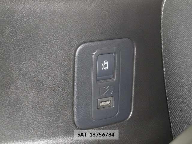Nissan SERENA 2020-08 8745817-12
