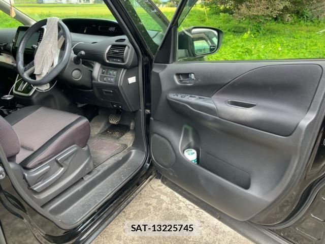 Nissan SERENA 2016-09 8745819-17