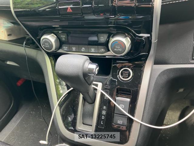 Nissan SERENA 2016-09 8745819-22