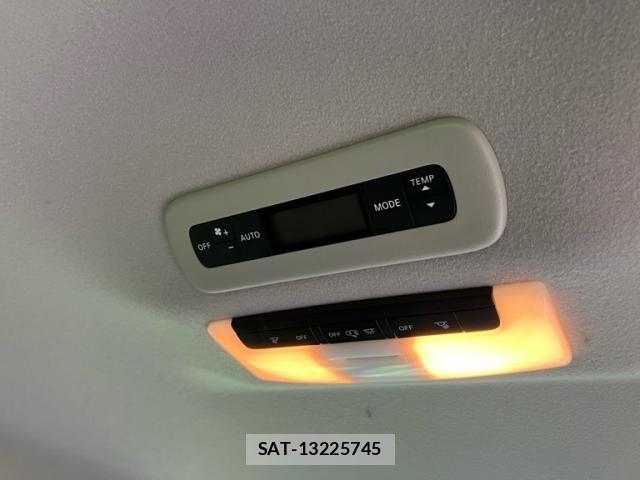 Nissan SERENA 2016-09 8745819-25