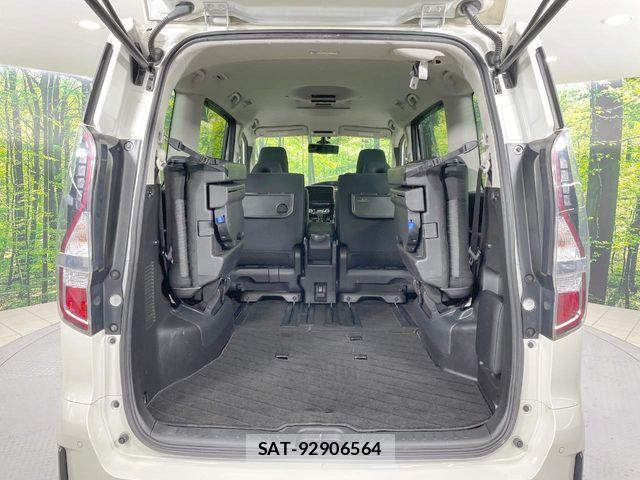 Nissan SERENA 2020-11 8797459-11