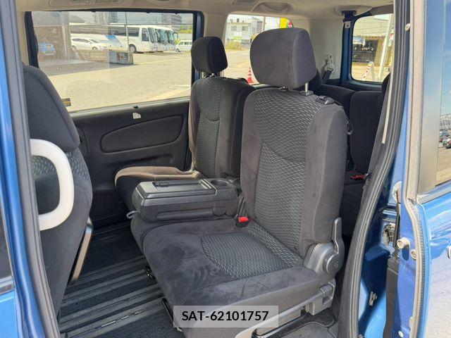 Nissan SERENA 2016-05 8797463-4