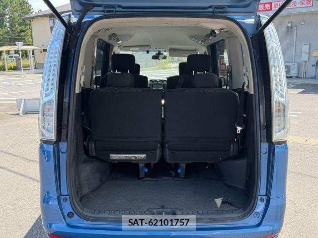 Nissan SERENA 2016-05 8797463-6