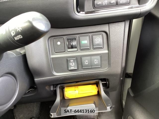 Nissan SERENA 2017-04 8831531-18