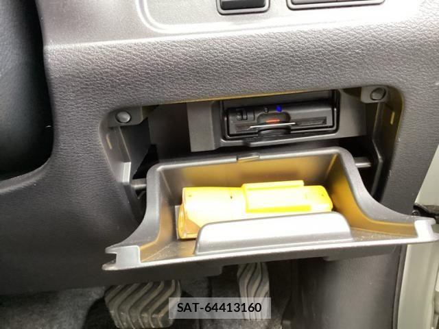 Nissan SERENA 2017-04 8831531-19