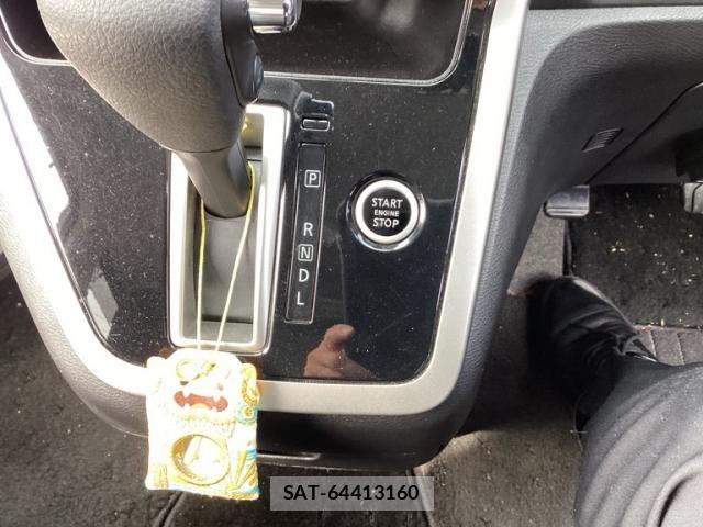 Nissan SERENA 2017-04 8831531-21