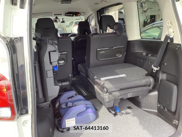 Nissan SERENA 2017-04 8831531-24
