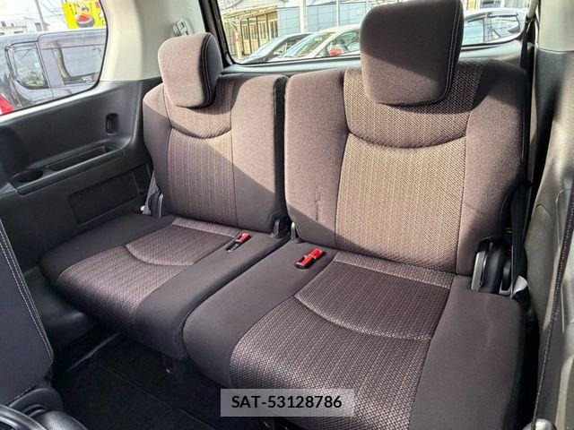 Nissan SERENA 2014-12 8872050-5