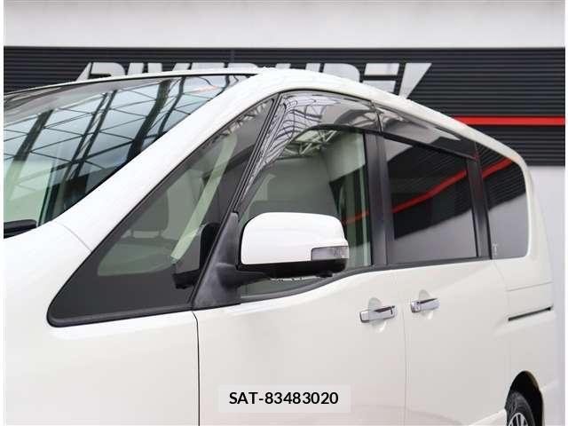 Nissan SERENA 2015-09 8882108-21
