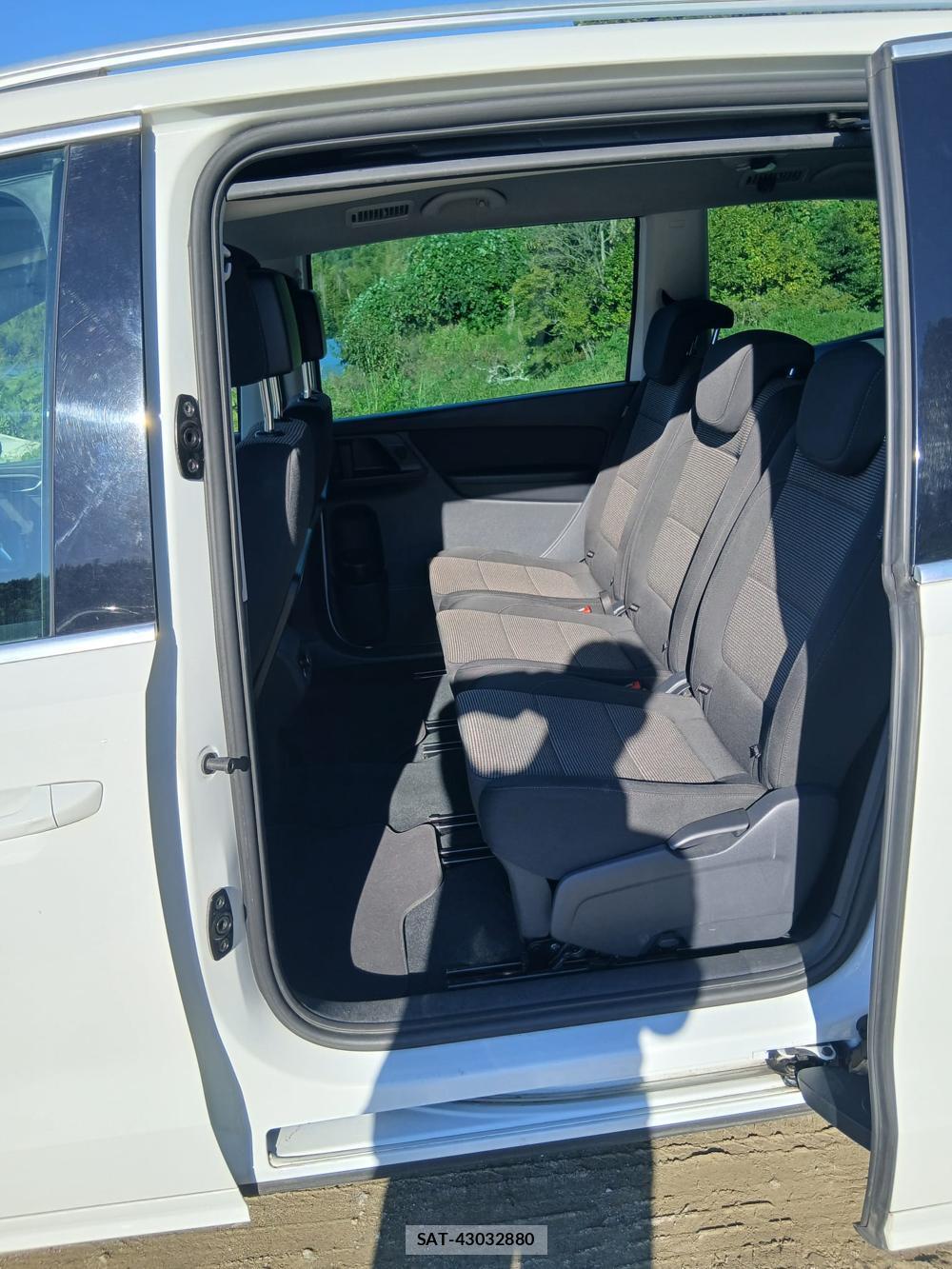 VolksWagen SHARAN 2014-08 1311433-11