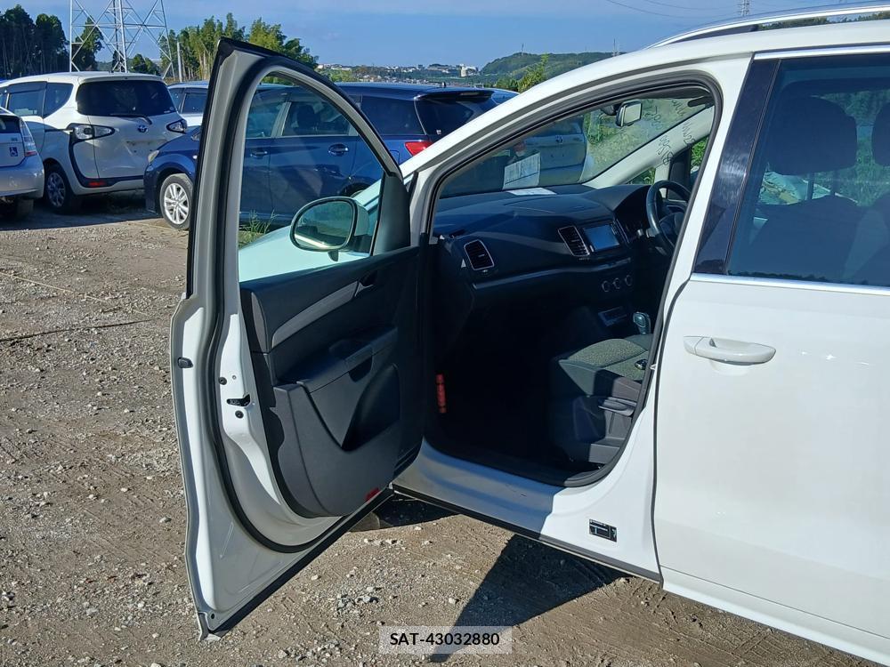 VolksWagen SHARAN 2014-08 1311433-12