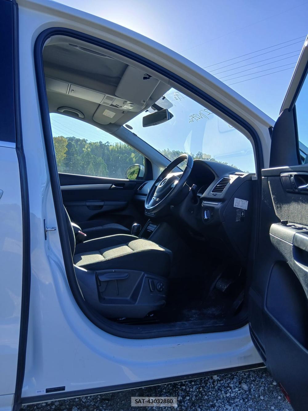 VolksWagen SHARAN 2014-08 1311433-15