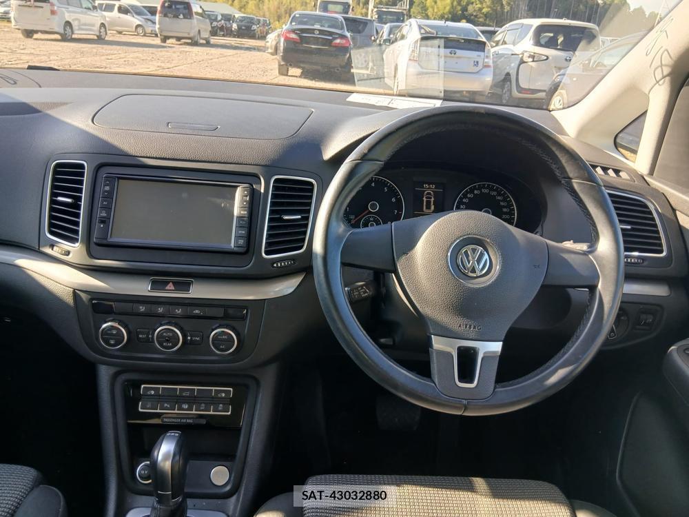 VolksWagen SHARAN 2014-08 1311433-17