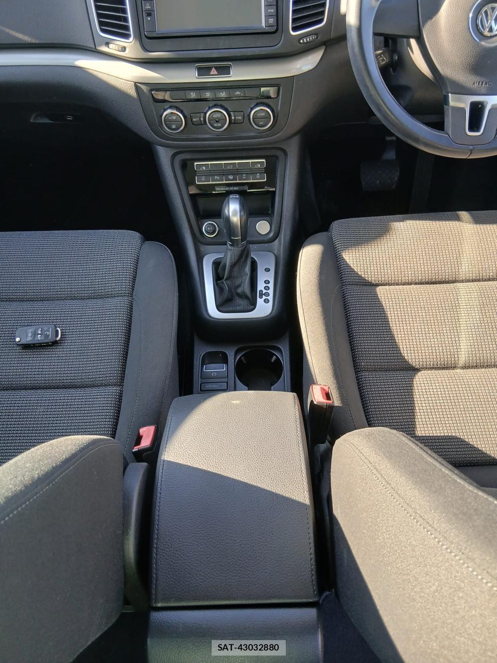 VolksWagen SHARAN 2014-08 1311433-21
