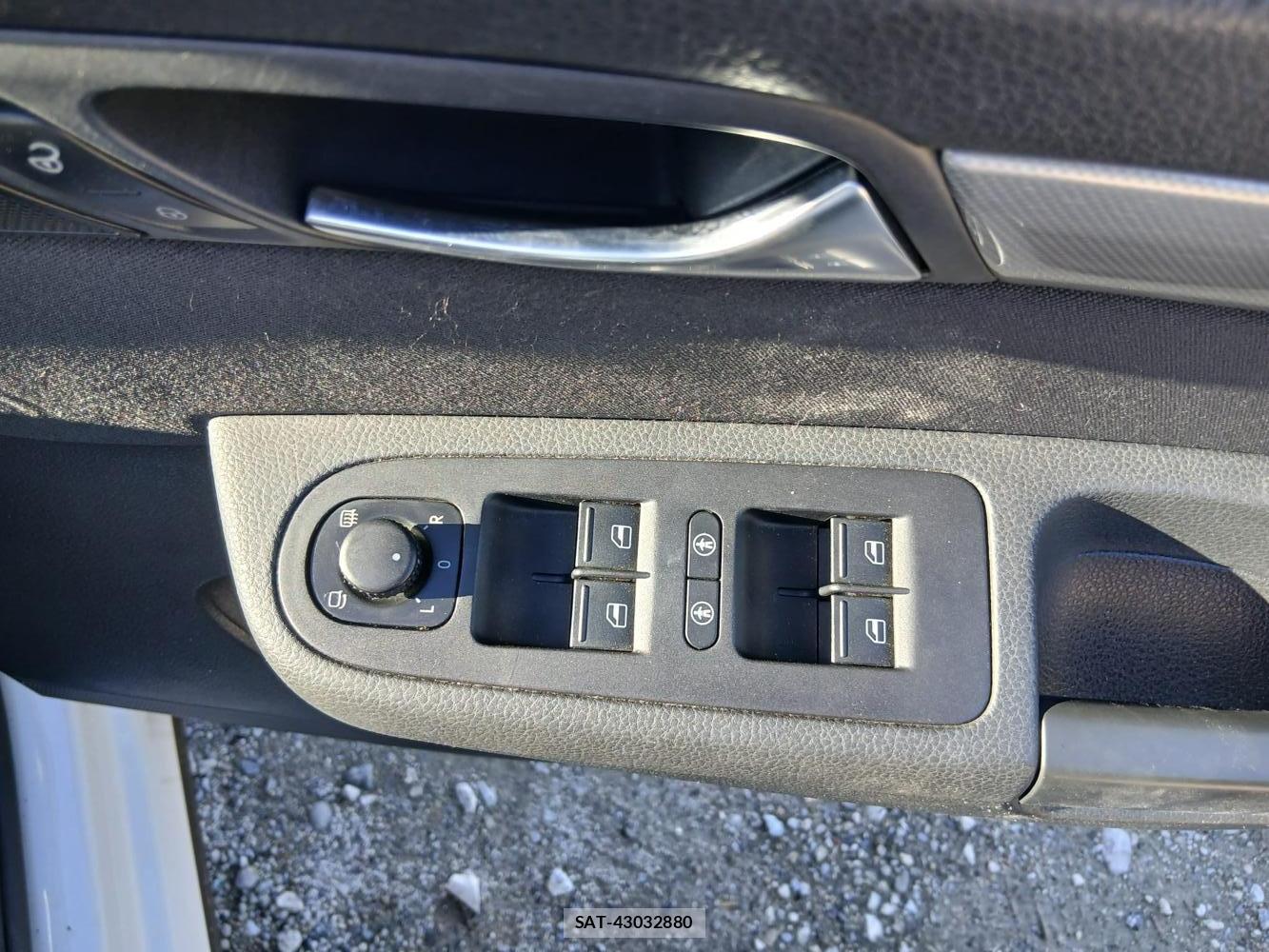 VolksWagen SHARAN 2014-08 1311433-23