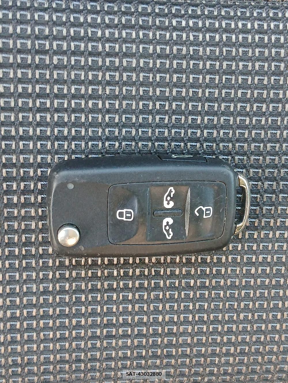 VolksWagen SHARAN 2014-08 1311433-24