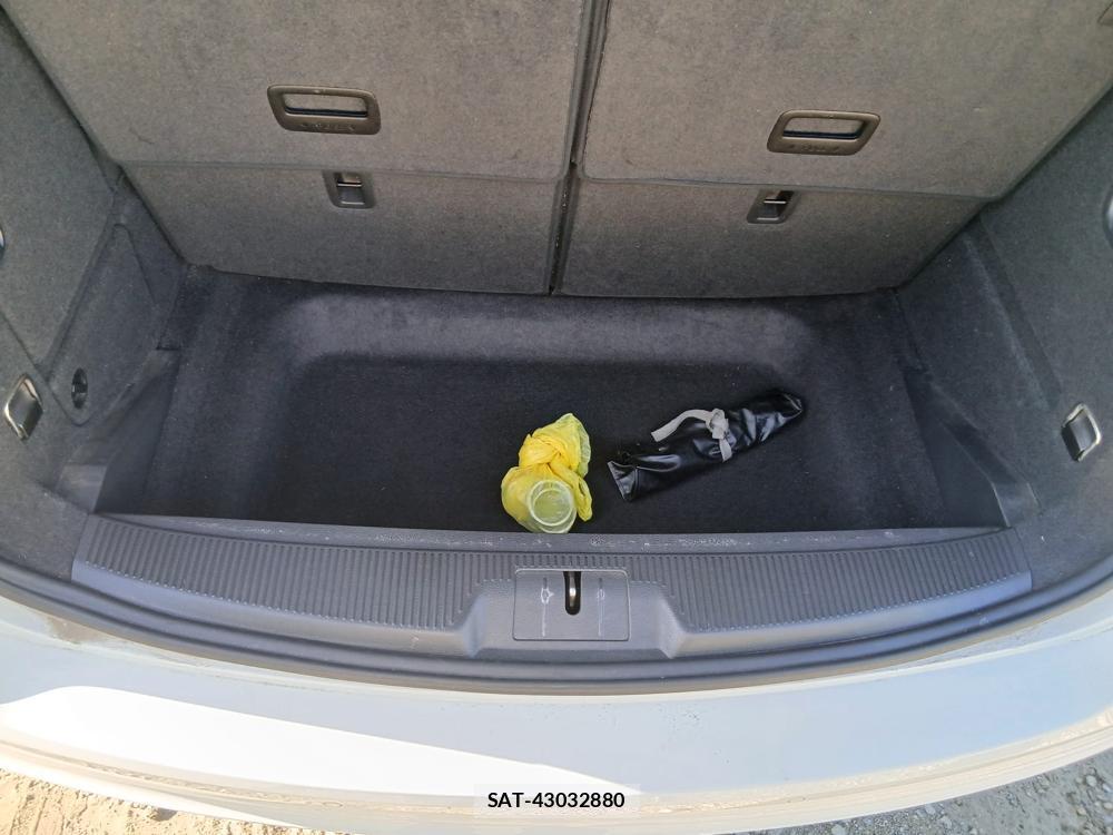 VolksWagen SHARAN 2014-08 1311433-27