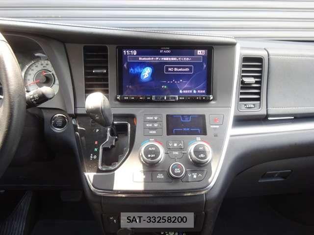 Toyota SIENNA 2018-03 7224960-13
