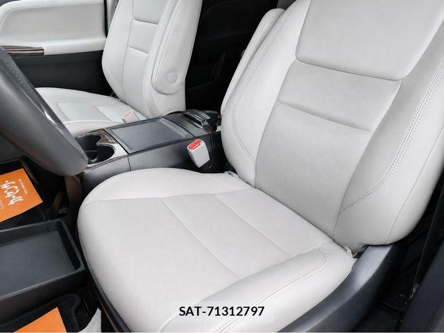 Toyota SIENNA 2026-03 7457720-9