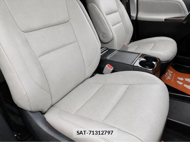 Toyota SIENNA 2026-03 7457720-11
