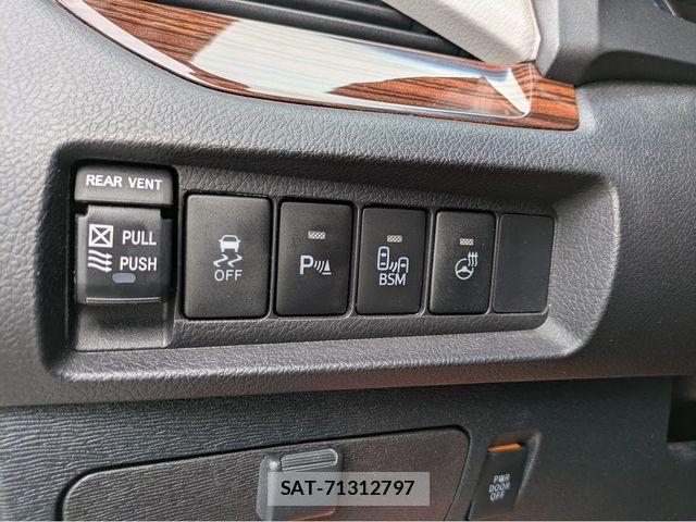 Toyota SIENNA 2026-03 7457720-18