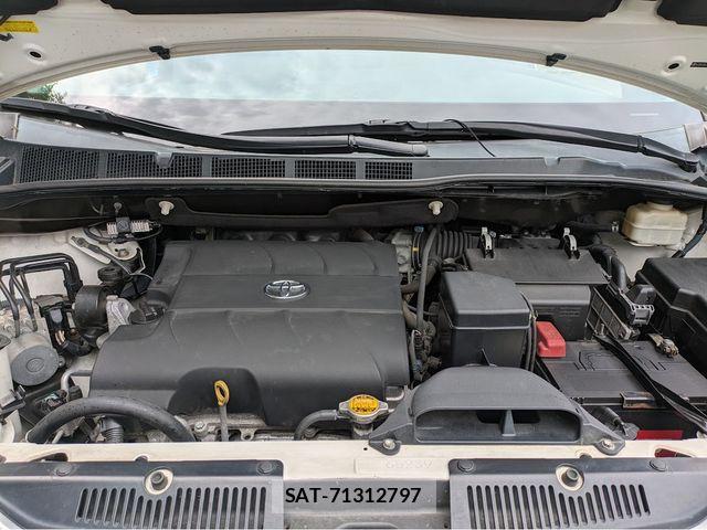 Toyota SIENNA 2026-03 7457720-6