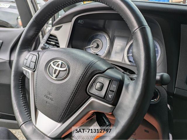 Toyota SIENNA 2026-03 7457720-7
