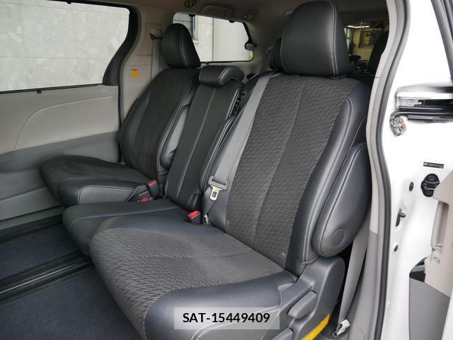 Toyota SIENNA 2013-06 8368681-12