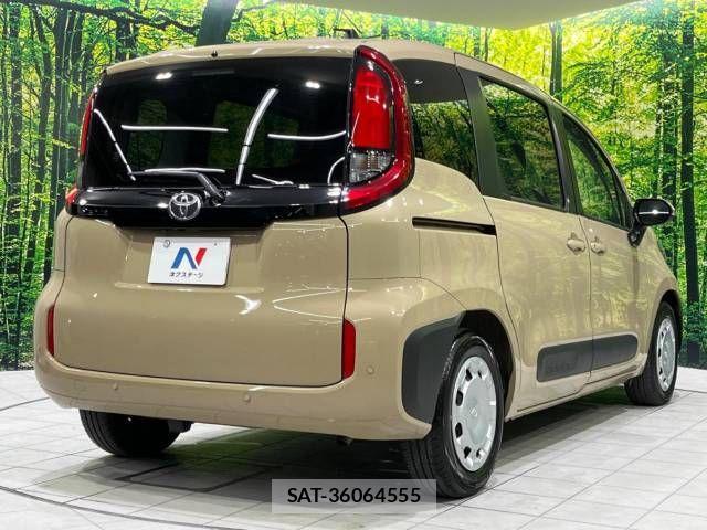 Toyota SIENTA 2024-04 530552-17