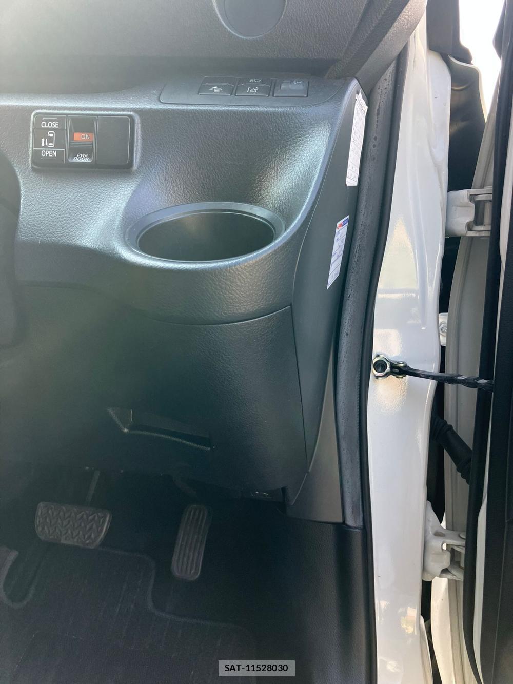 Toyota SIENTA 2018-07 1082478-21