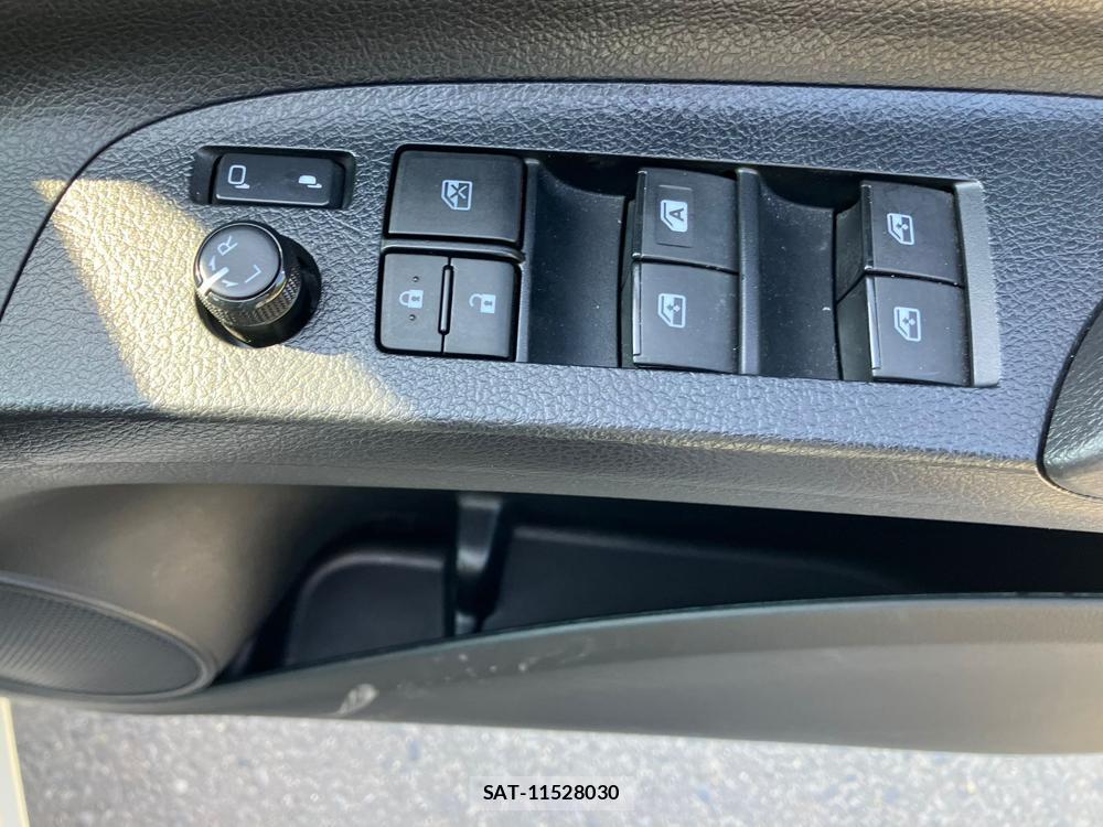 Toyota SIENTA 2018-07 1082478-23