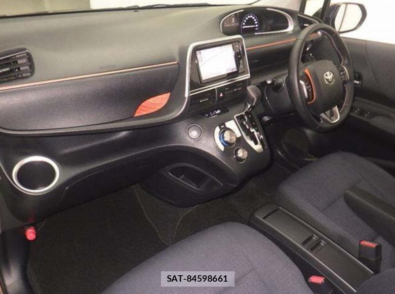 Toyota SIENTA 2016-03 1218248-4