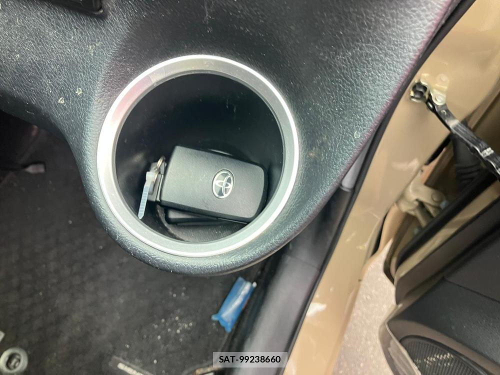 Toyota SIENTA 2018 1284216-17