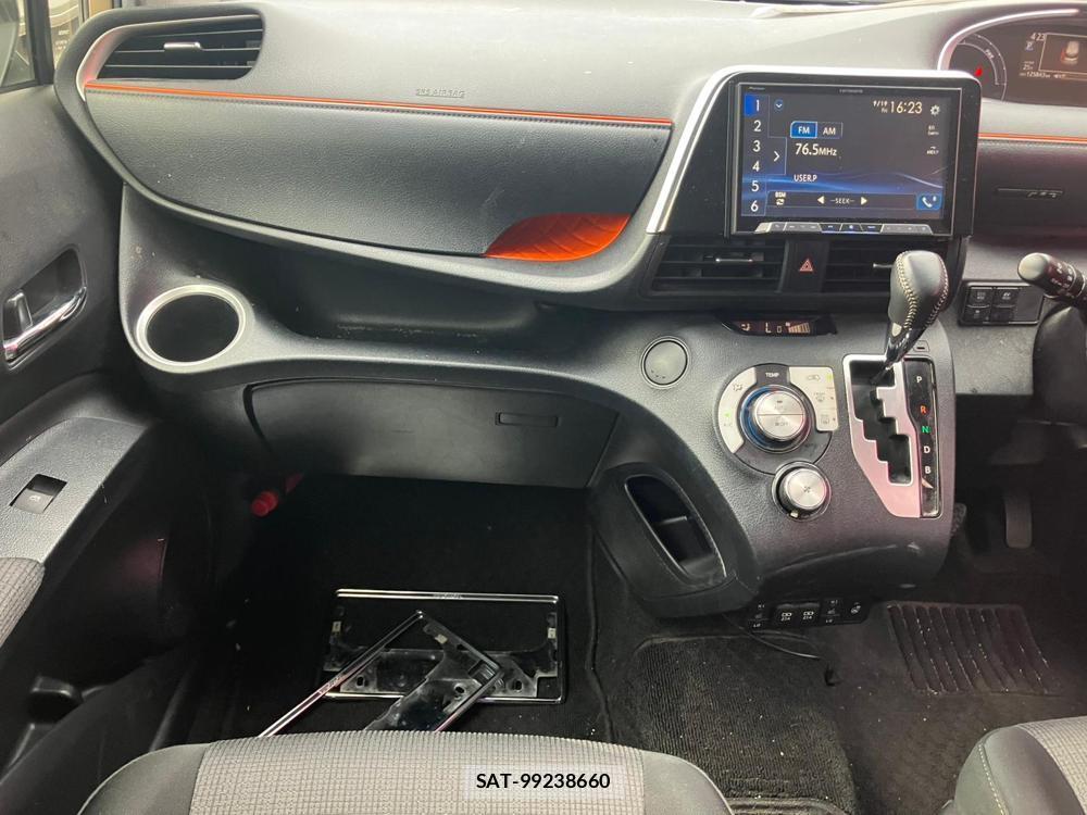 Toyota SIENTA 2018 1284216-19