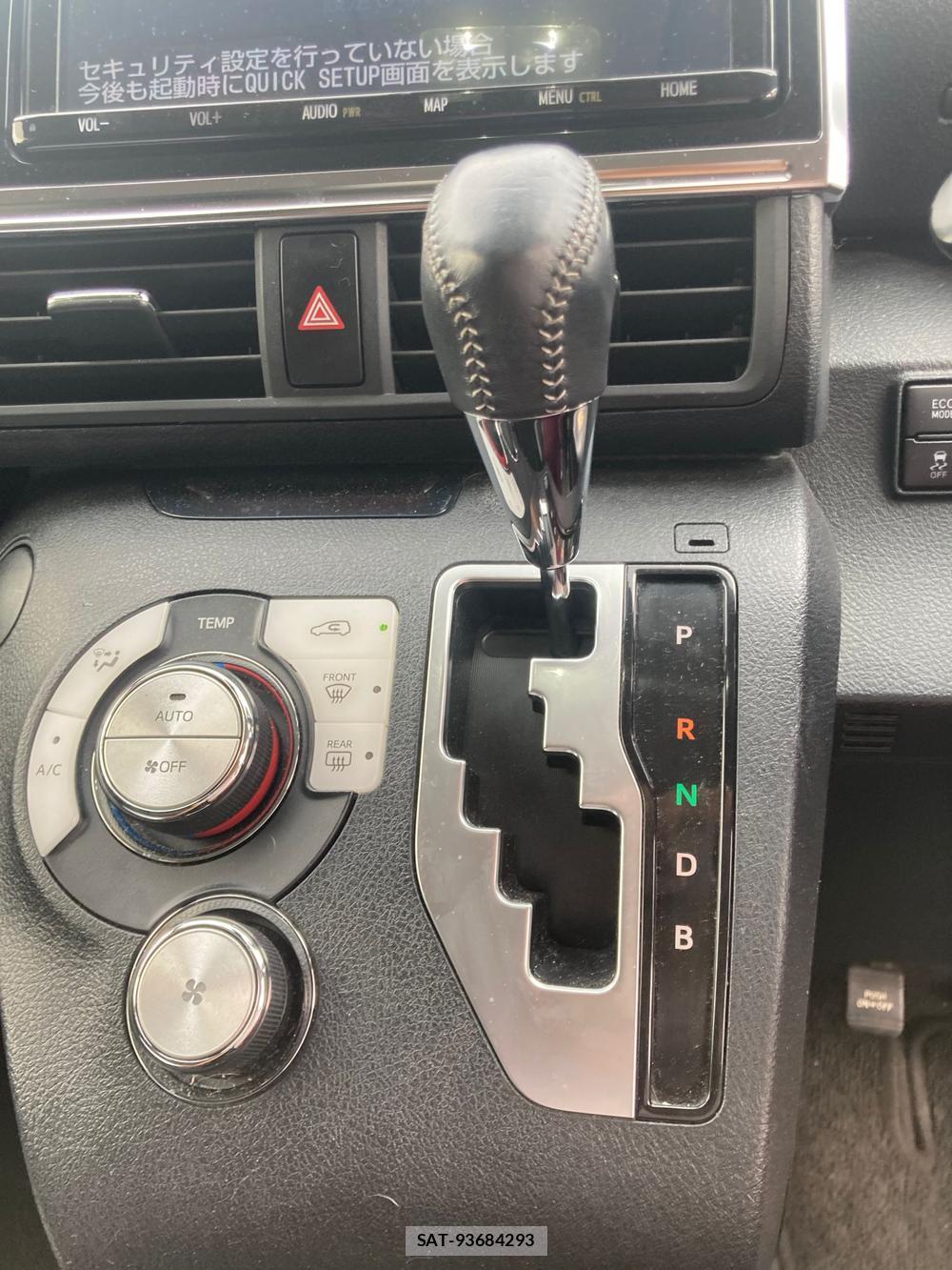 Toyota SIENTA 2018 1300088-20