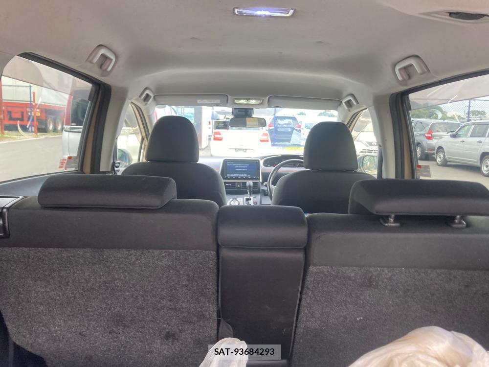 Toyota SIENTA 2018 1300088-27