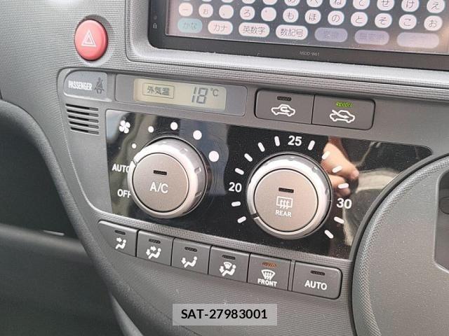 Toyota SIENTA 2013-01 3909931-13