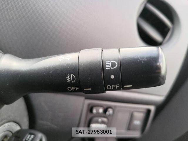 Toyota SIENTA 2013-01 3909931-16