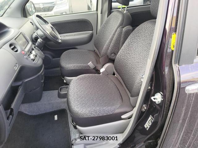 Toyota SIENTA 2013-01 3909931-21