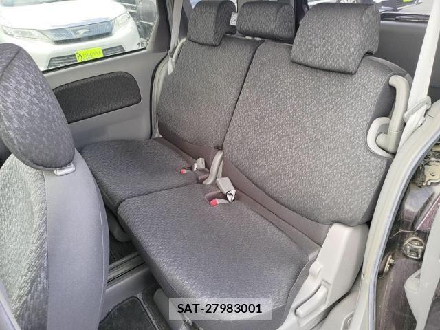 Toyota SIENTA 2013-01 3909931-22