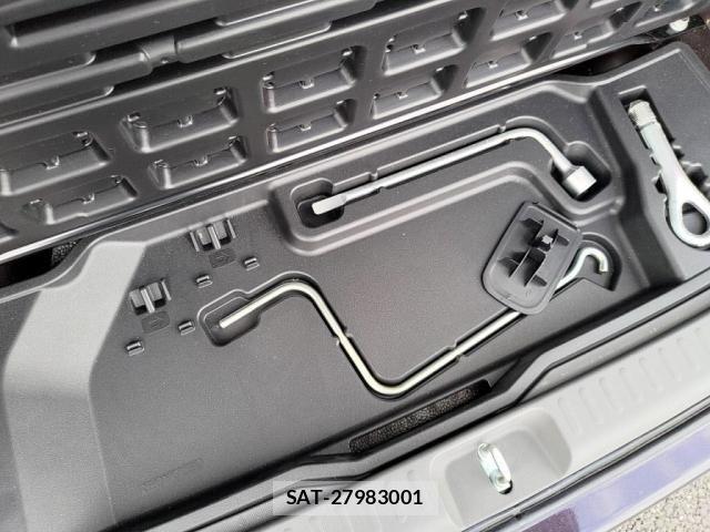 Toyota SIENTA 2013-01 3909931-27
