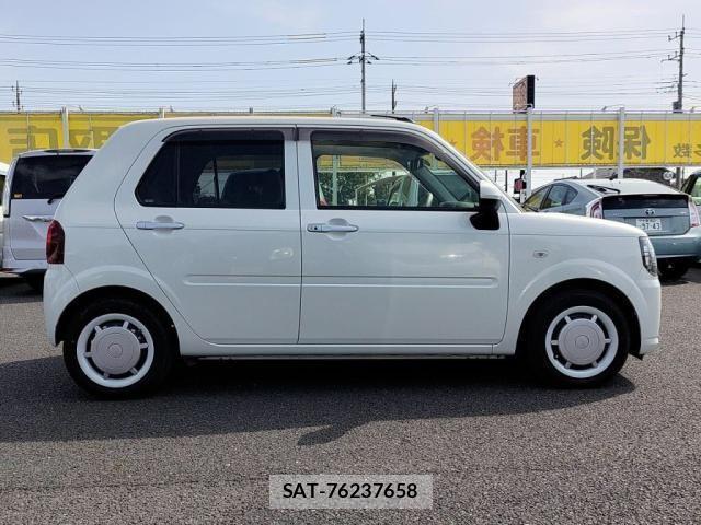 Toyota SIENTA 2013-07 4049143-9