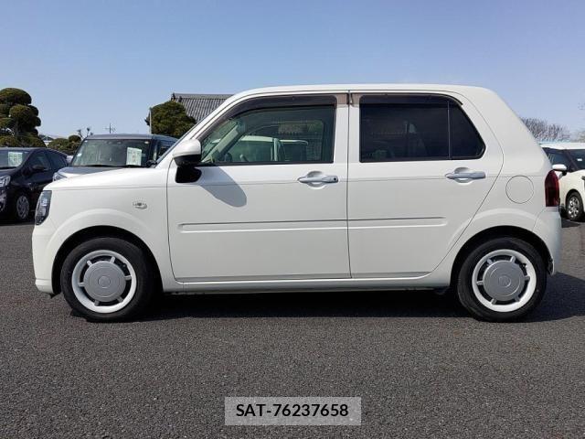 Toyota SIENTA 2013-07 4049143-10