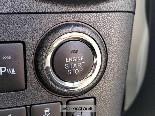 Toyota SIENTA 2013-07 4049143-11