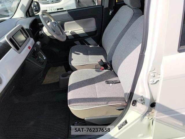 Toyota SIENTA 2013-07 4049143-20