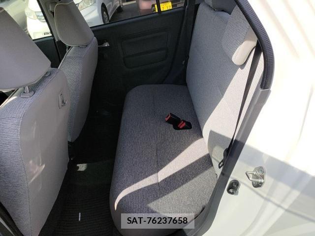 Toyota SIENTA 2013-07 4049143-21