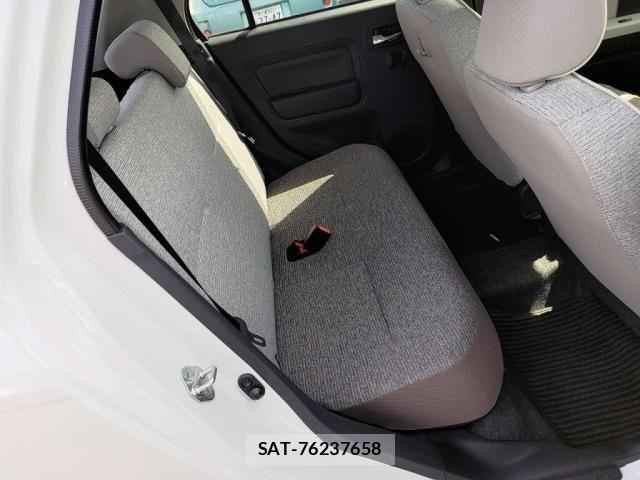 Toyota SIENTA 2013-07 4049143-22